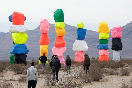 Mojave Desert, Red Rock Sign, Seven Magic Mts Walking Trip