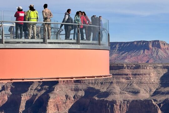 French Tour of the Skywalk Grand Canyon and Hoover Dam