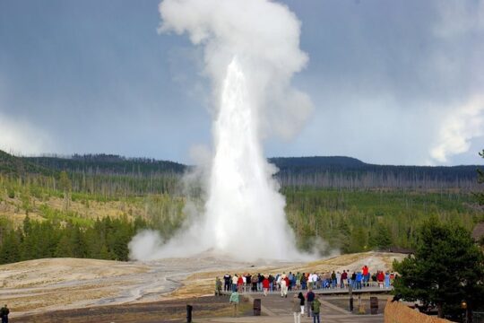 6-Day VIP Tour: Grand Canyon/Zion Canyon/Bryce Canyon/Grand Tetons/Yellowstone